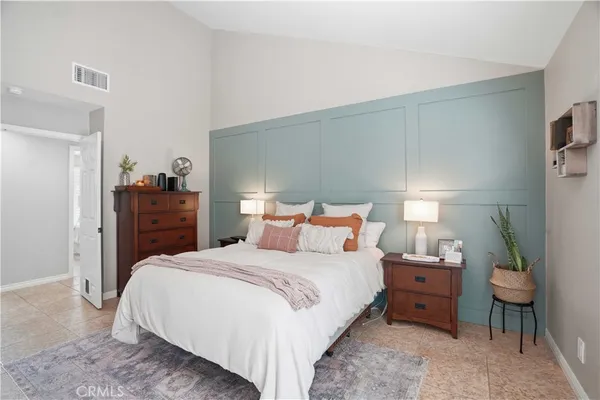 $925,000 | 25737 Tamarisk Place, Valencia, CA 91355