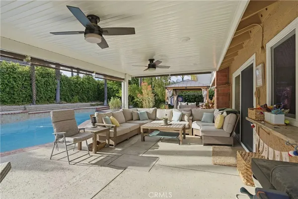 $925,000 | 25737 Tamarisk Place, Valencia, CA 91355