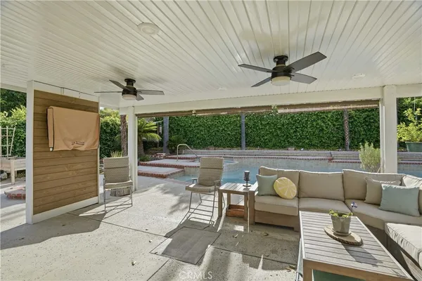 $925,000 | 25737 Tamarisk Place, Valencia, CA 91355