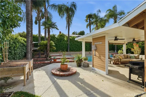 $925,000 | 25737 Tamarisk Place, Valencia, CA 91355