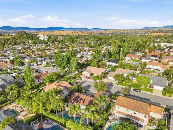 $925,000 | 25737 Tamarisk Place, Valencia, CA 91355