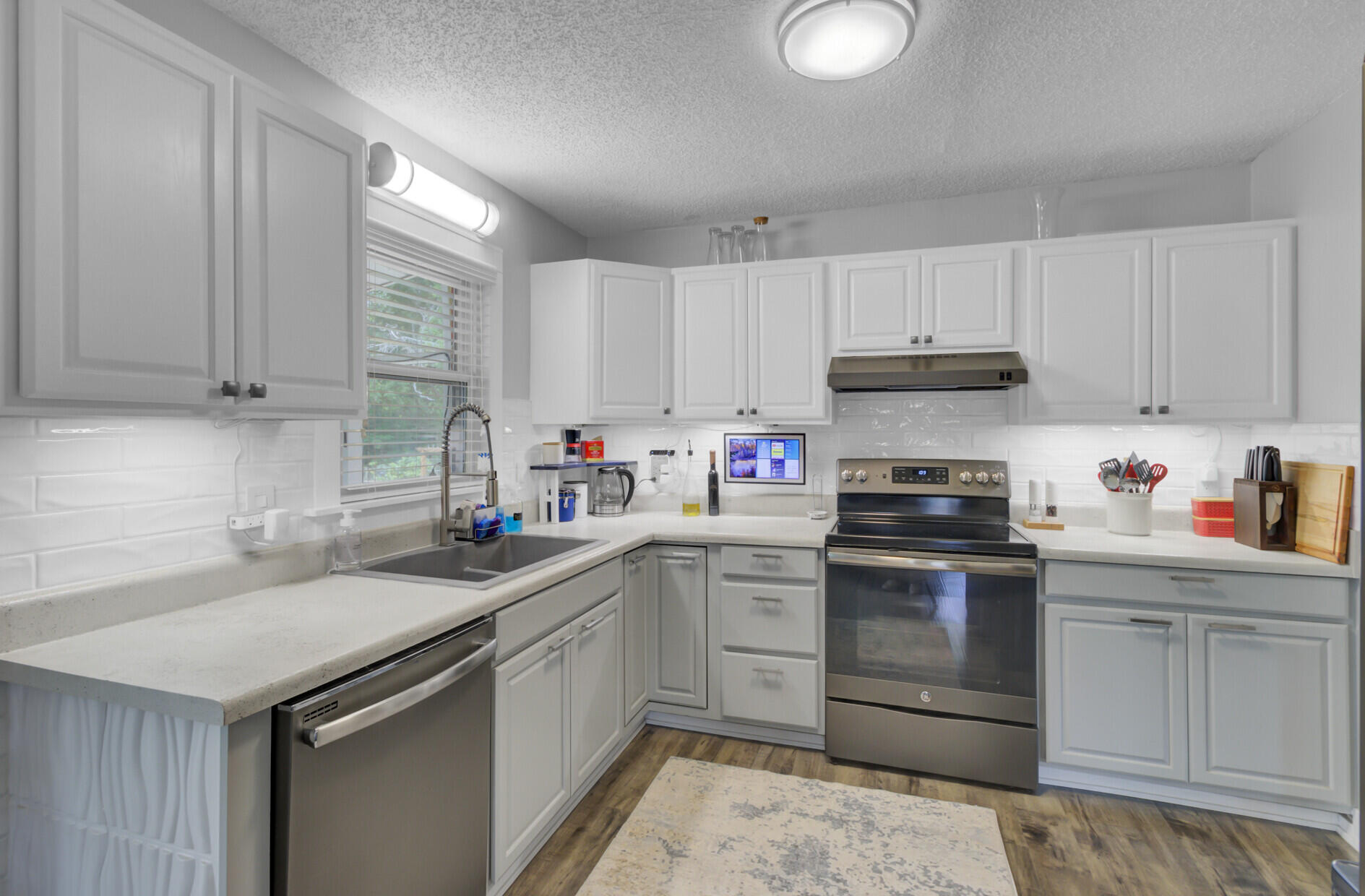 296 Oxford Road Ladson, SC 29456 - Photo 14 of 44 Kitchen Corner Layout