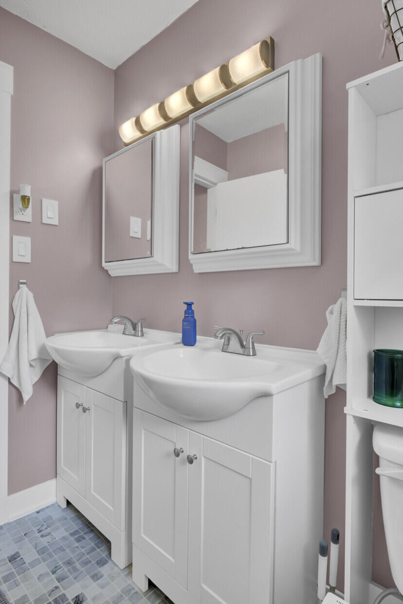 296 Oxford Road Ladson, SC 29456 - Photo 26 of 44 Double Sink Feature