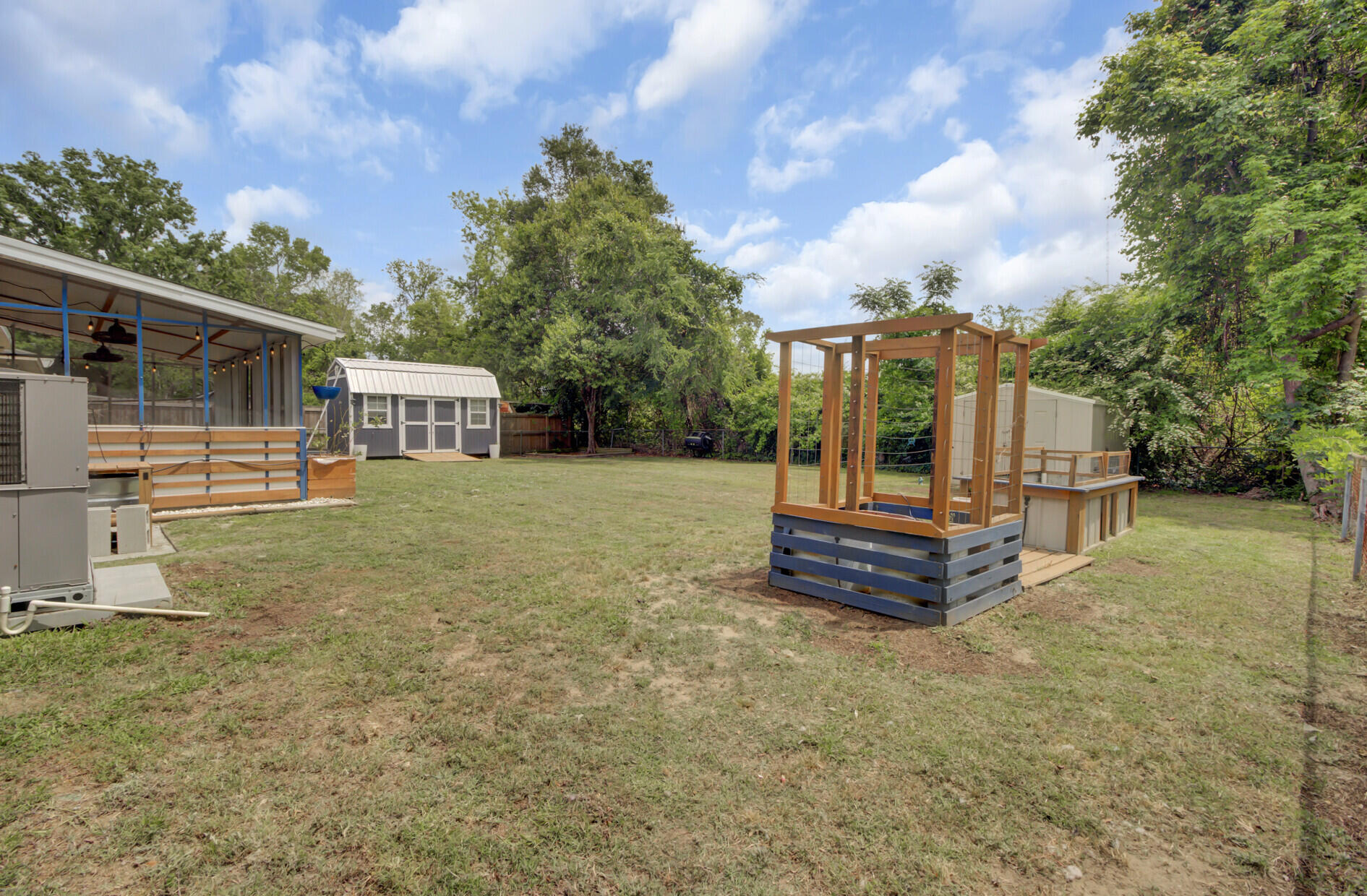 296 Oxford Road Ladson, SC 29456 - Photo 38 of 44 Custom Garden & Shed View