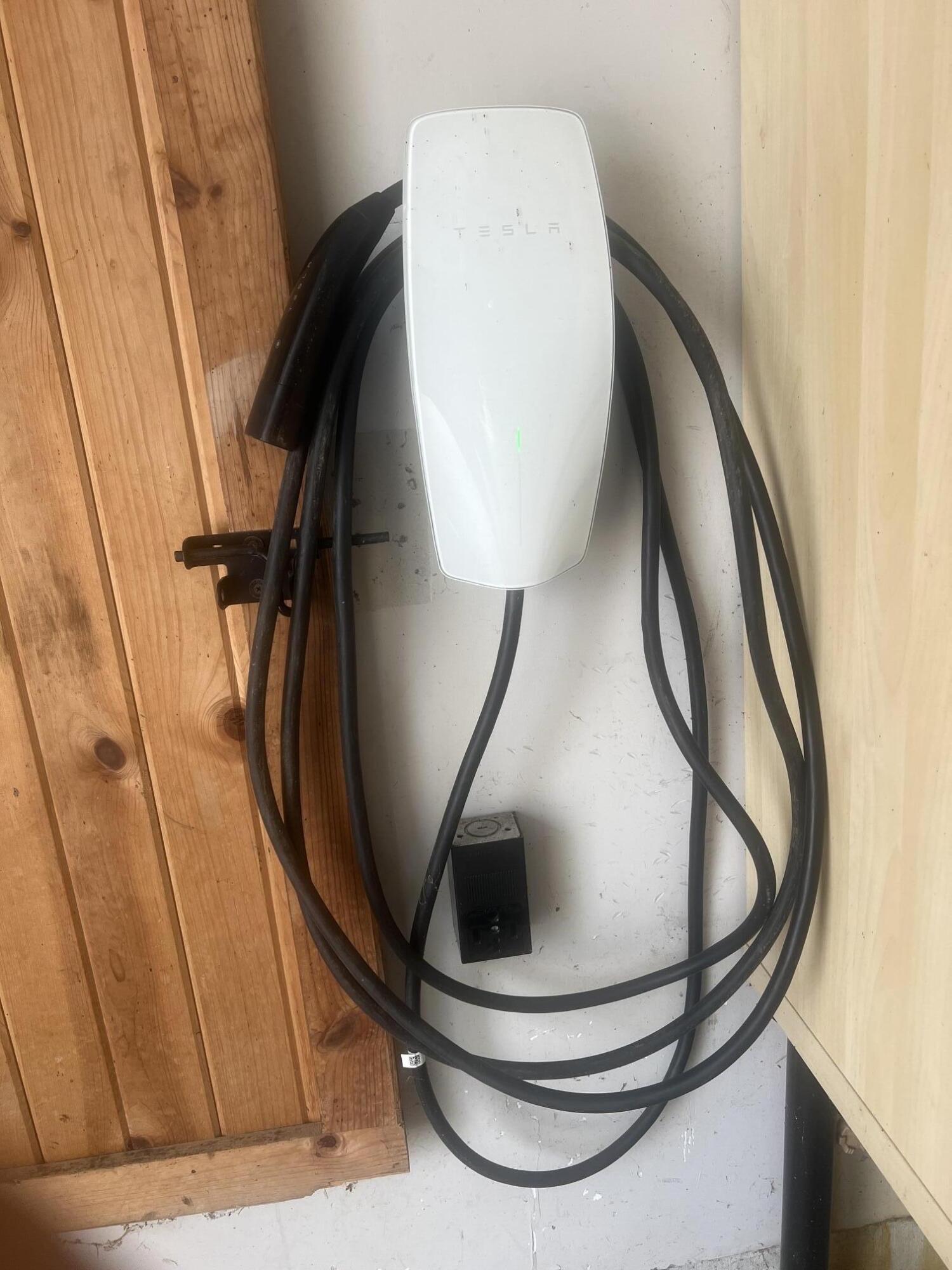 67814 Balk Road Sturgis, MI 49091 - Photo 41 of 43 240V Tesla charger in garage