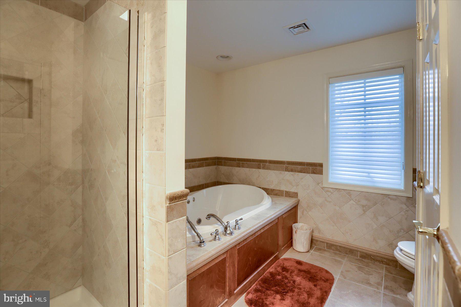 1533 Robert Road Lancaster, PA 17601 - Photo 16 of 38 Whirlpool tub in primary bathroom
