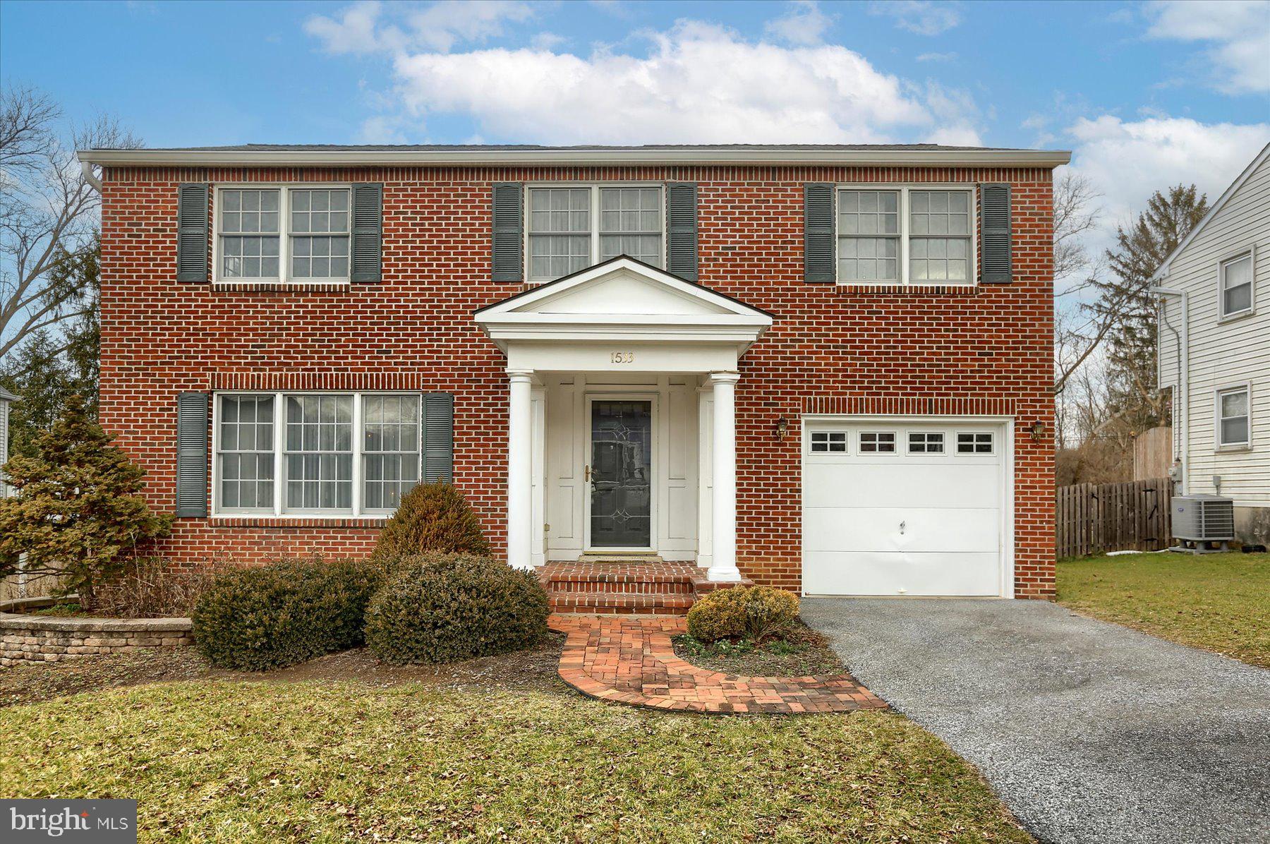 1533 Robert Road Lancaster, PA 17601 - Photo 3 of 38