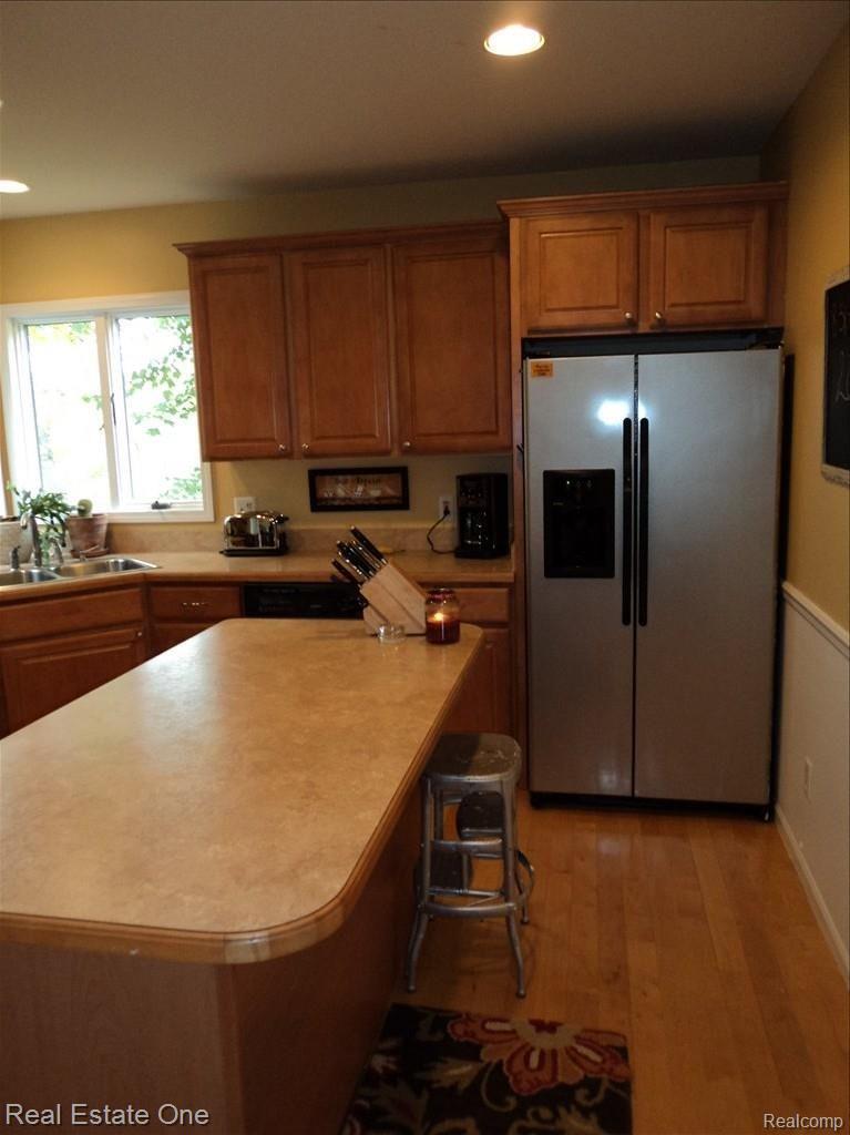1385 Remsing Street Hartland, MI 48353 - Photo 8 of 25 Stainless Steel Appliances Stay