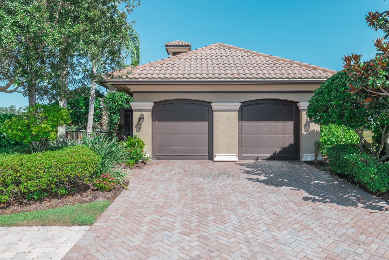 102 Southeast Rio Palermo Port St. Lucie, FL 34984 - Photo 4 of 26 102 SE Rio Palmero-WEB-3