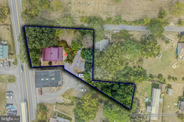 $258,000 | 687 South Washington Street, Berkeley Springs, WV 25411