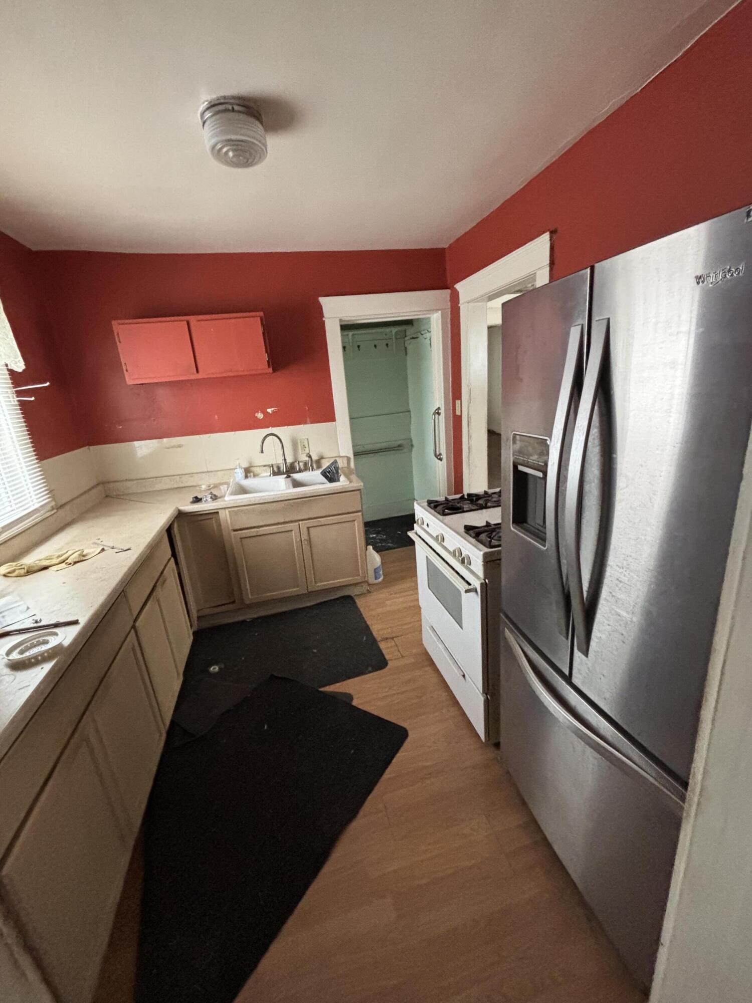 304 Allen Street Lansing, MI 48912 - Photo 11 of 23 IMG_1671