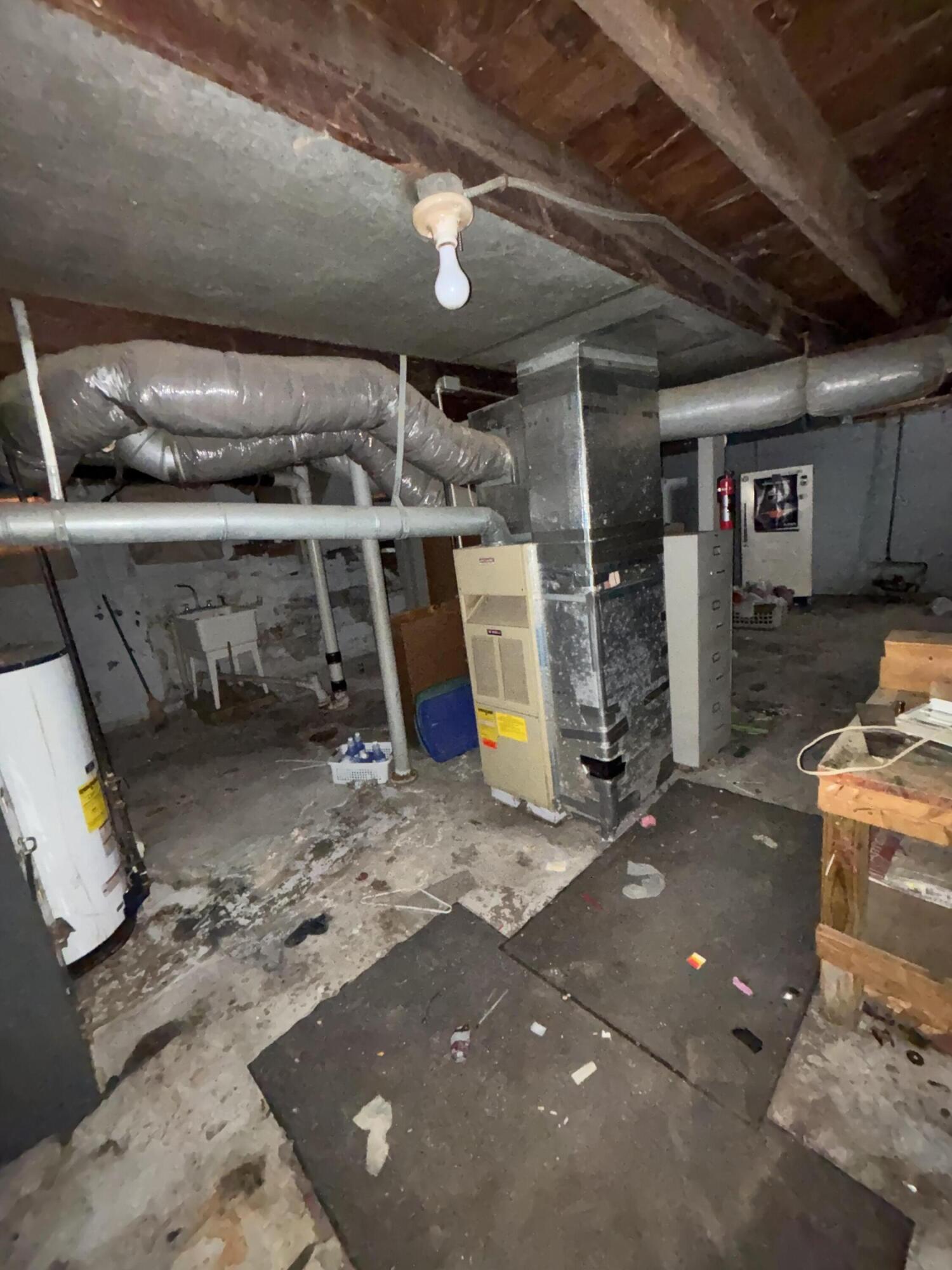 304 Allen Street Lansing, MI 48912 - Photo 17 of 23 IMG_1677