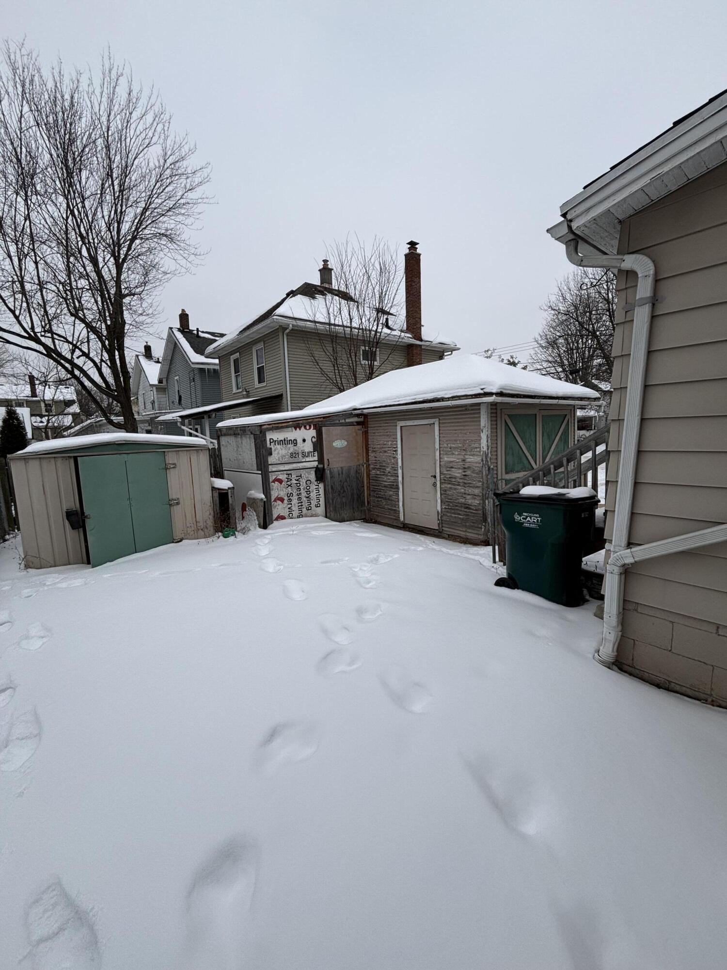 304 Allen Street Lansing, MI 48912 - Photo 3 of 23 IMG_1663