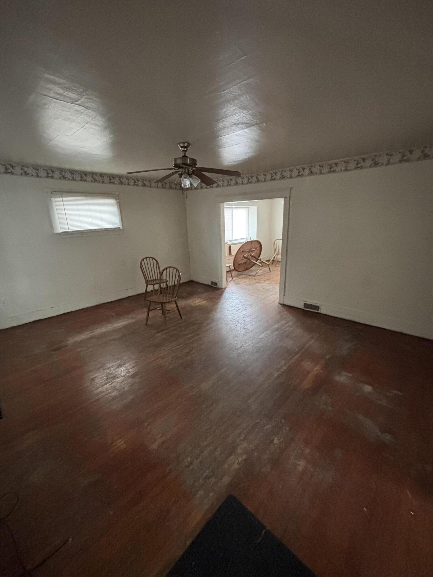 304 Allen Street Lansing, MI 48912 - Photo 6 of 23 IMG_1666