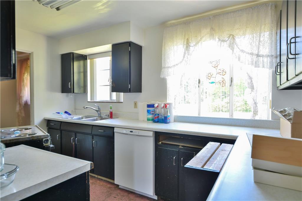 23 Porters Hollow Road Coraopolis, PA 15108 - Photo 3 of 15 Gallery Image 3
