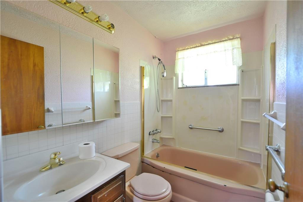 23 Porters Hollow Road Coraopolis, PA 15108 - Photo 6 of 15 Gallery Image 6