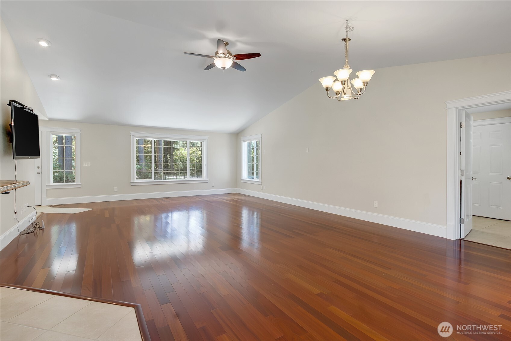 9938 168th Avenue Southwest Rochester, WA 98579 - Photo 5 of 34