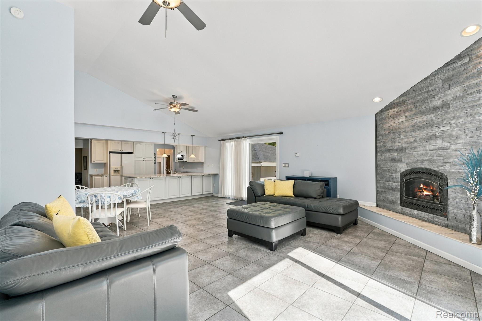 804 East Avon Road Rochester, MI 48307 - Photo 10 of 59 804 e avon rd-9.jpg