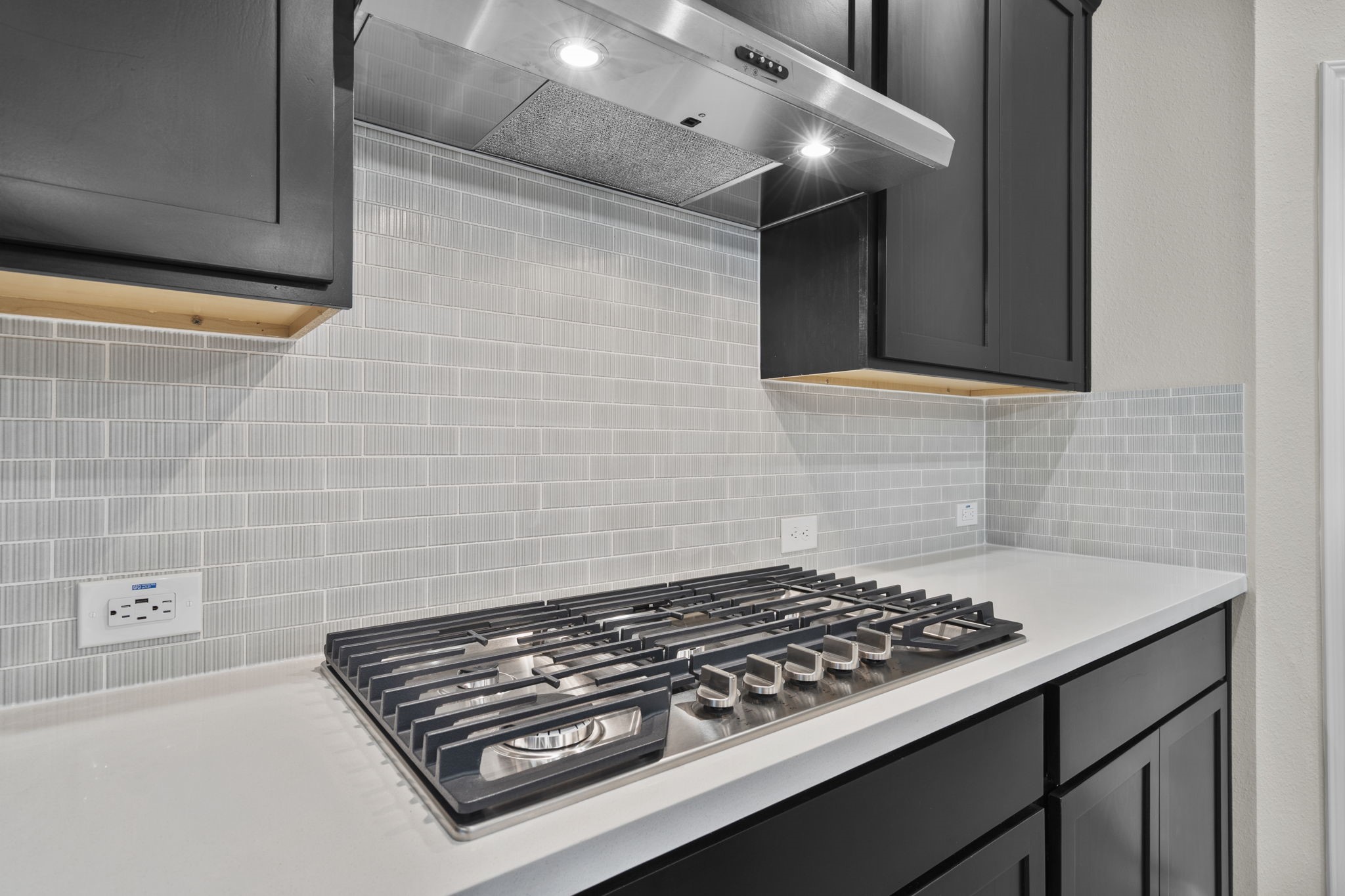 9519 Sierra Crest Lane Porter, TX 77365 - Photo 6 of 35 a bathroom with a stove