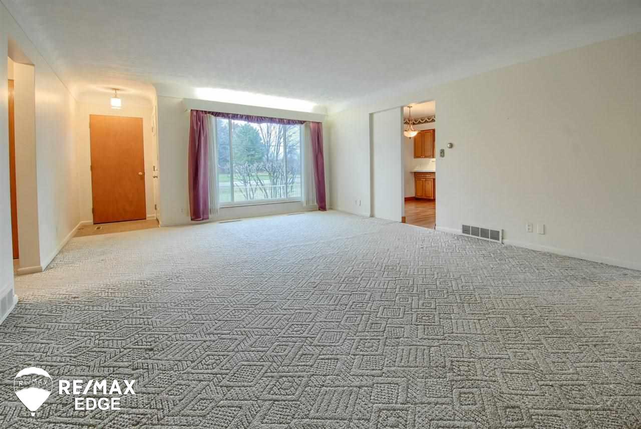 9126 East Coldwater Road Davison, MI 48423 - Photo 4 of 37 21528382-3.JPG