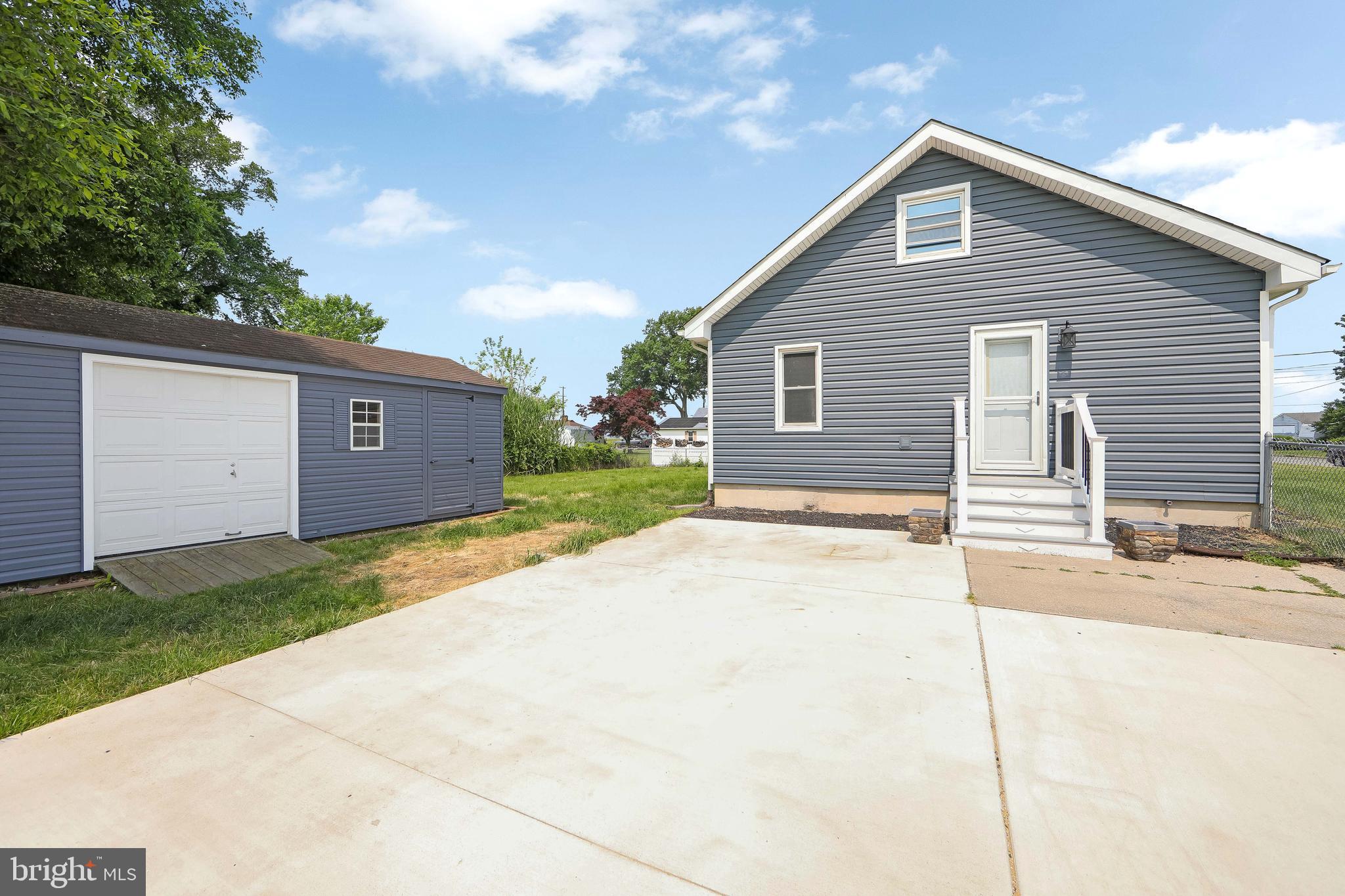 135 Sanford Road Pennsville, NJ 08070 - Photo 5 of 39 Gallery Image 5