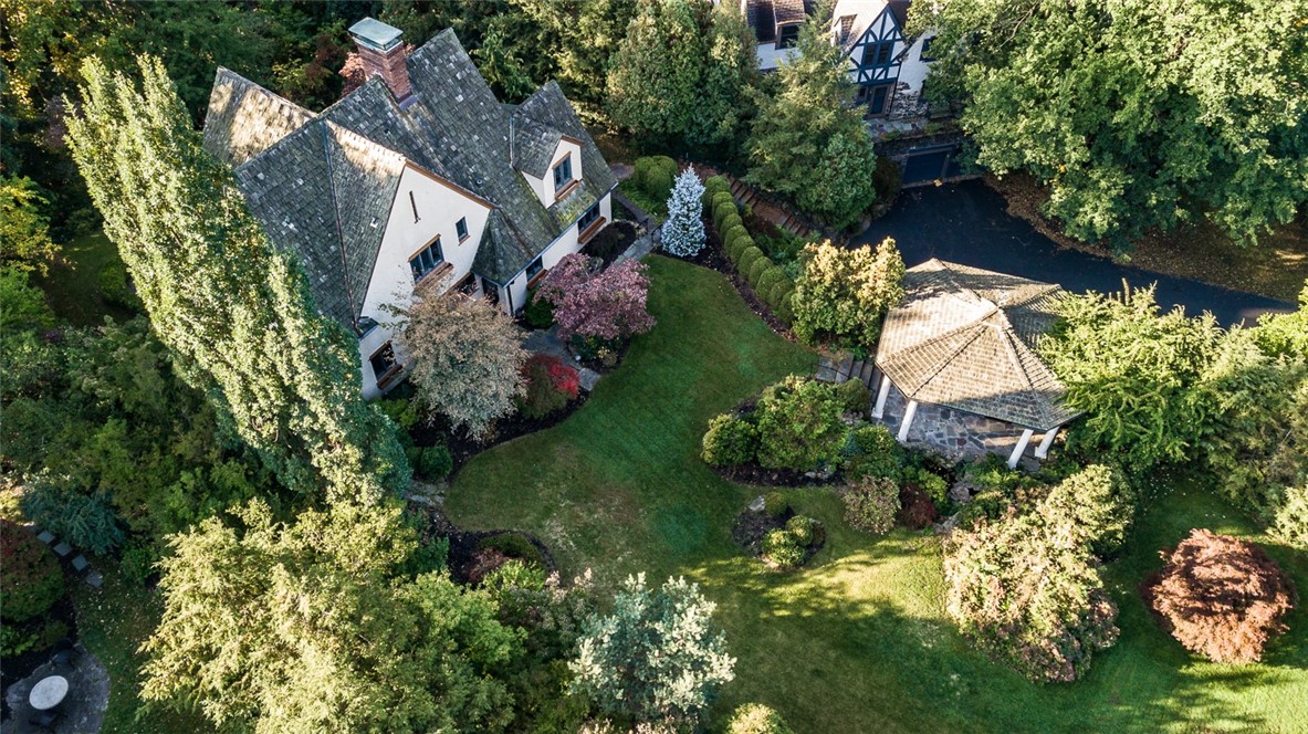 35 Far View Hills Road Brighton, NY 14620 - Photo 4 of 50