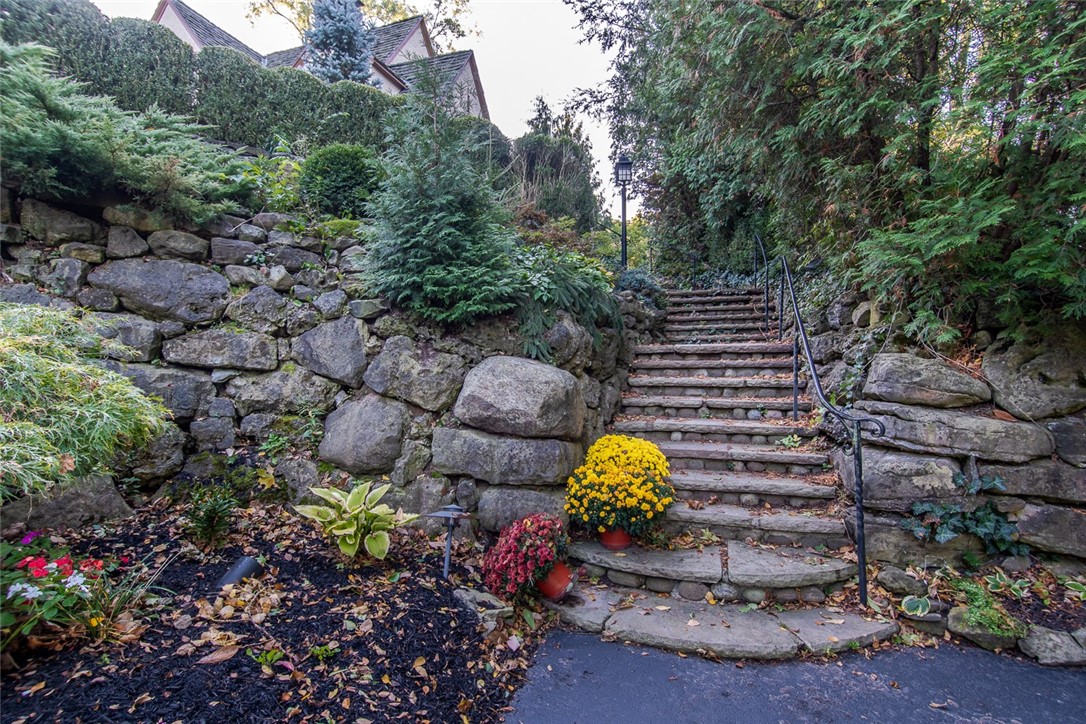 35 Far View Hills Road Brighton, NY 14620 - Photo 5 of 50