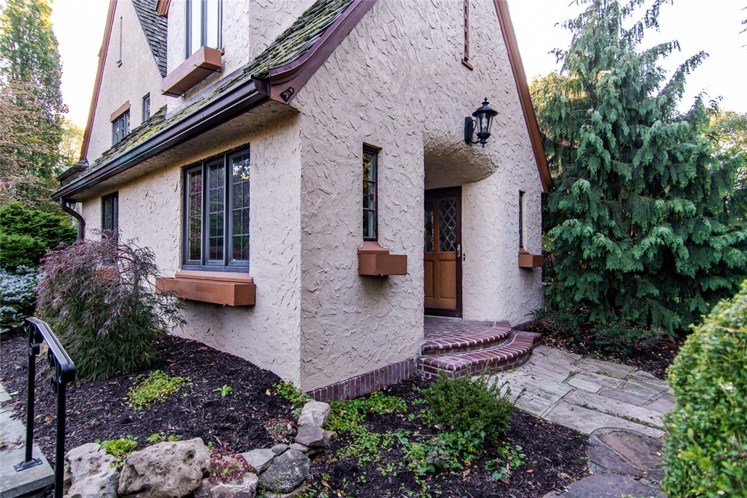 35 Far View Hills Road Brighton, NY 14620 - Photo 7 of 50