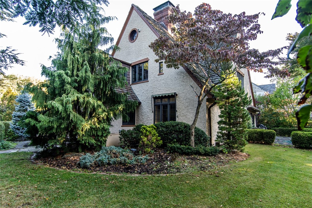 35 Far View Hills Road Brighton, NY 14620 - Photo 9 of 50