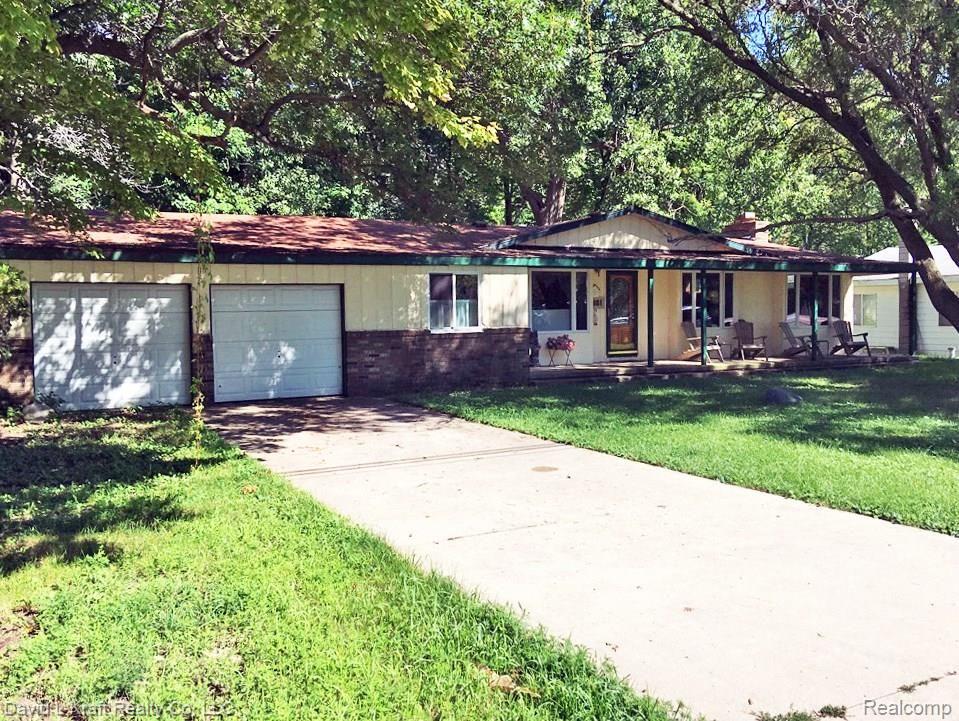 5881 Port Austin Road Caseville, MI 48725 - Photo 2 of 18 5881PtAustinMain1.jpg