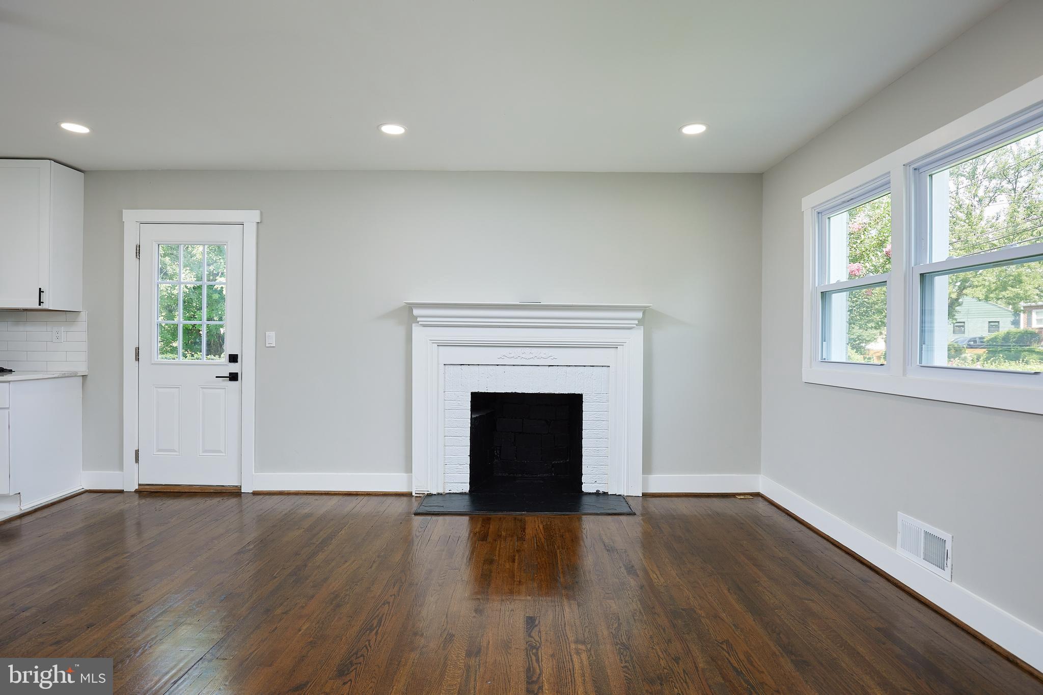 1520 Gridley Lane Silver Spring, MD 20902 - Photo 7 of 51 Gallery Image 7