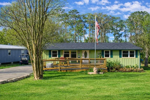 $145,000 | 204 Lakeview Drive, Onalaska, TX 77360