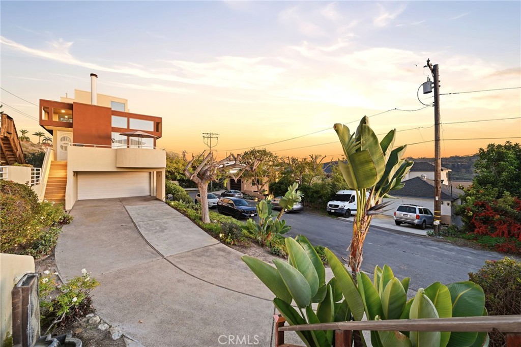 12815 Via Nestore Del Mar, CA 92014 - Photo 2 of 42 a view of a garden with sitting area