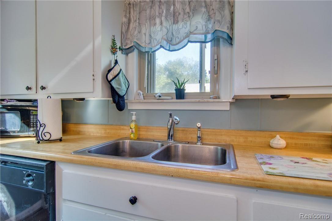 43160 Bemis Road Belleville, MI 48111 - Photo 5 of 56 _DSC5583Enfused.jpg