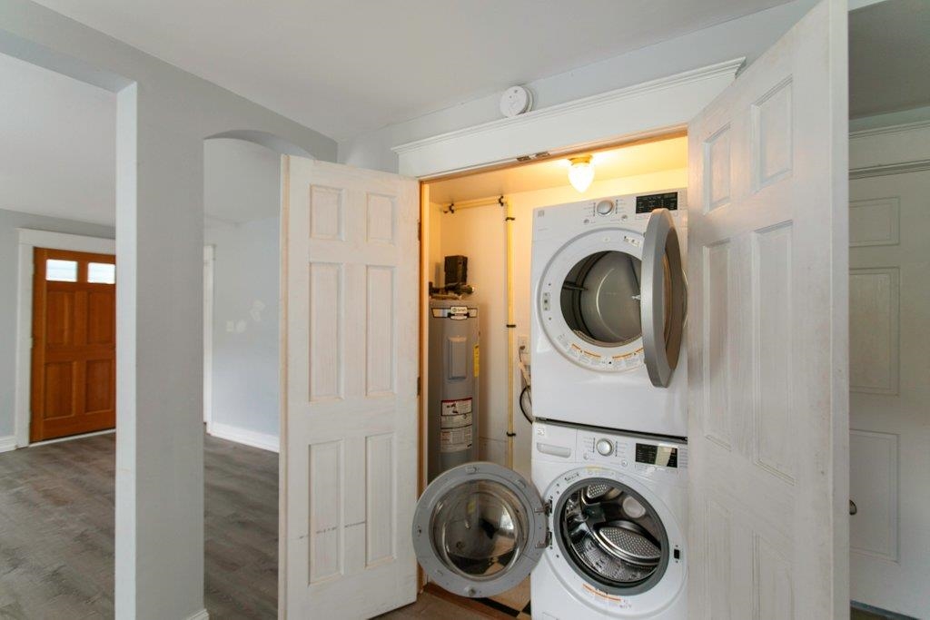 95 Keith Street St. Augustine, FL 32084 - Photo 5 of 49 a utility room with dryer and washer