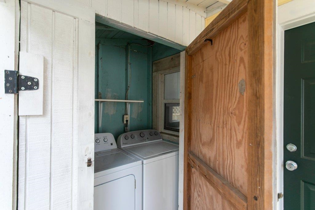 95 Keith Street St. Augustine, FL 32084 - Photo 47 of 49 a bathroom with a sink and mirror
