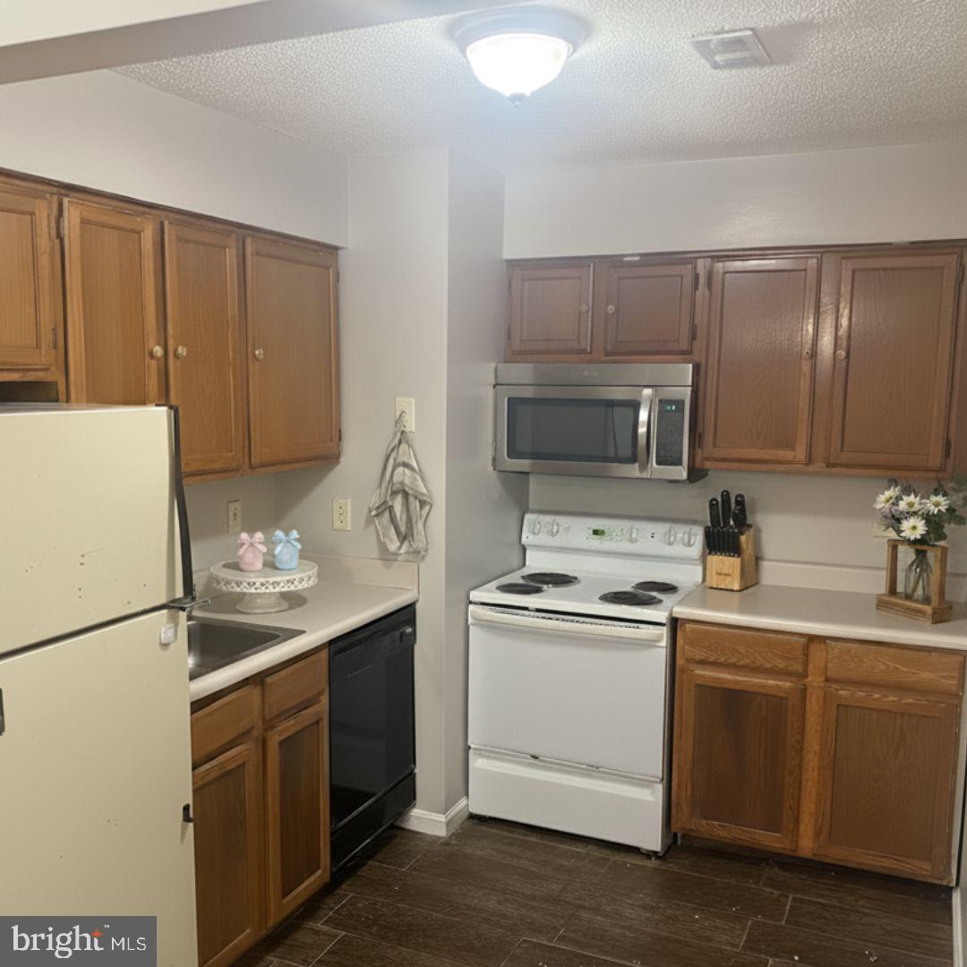 2003 Magnolia Woods Court, Unit C Edgewood, MD 21040 - Photo 3 of 14 Kitchen (virtually staged)