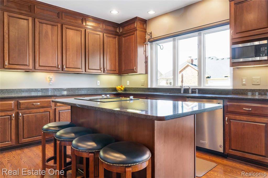 2018 Hickory Trail Drive Rochester Hills, MI 48309 - Photo 19 of 60