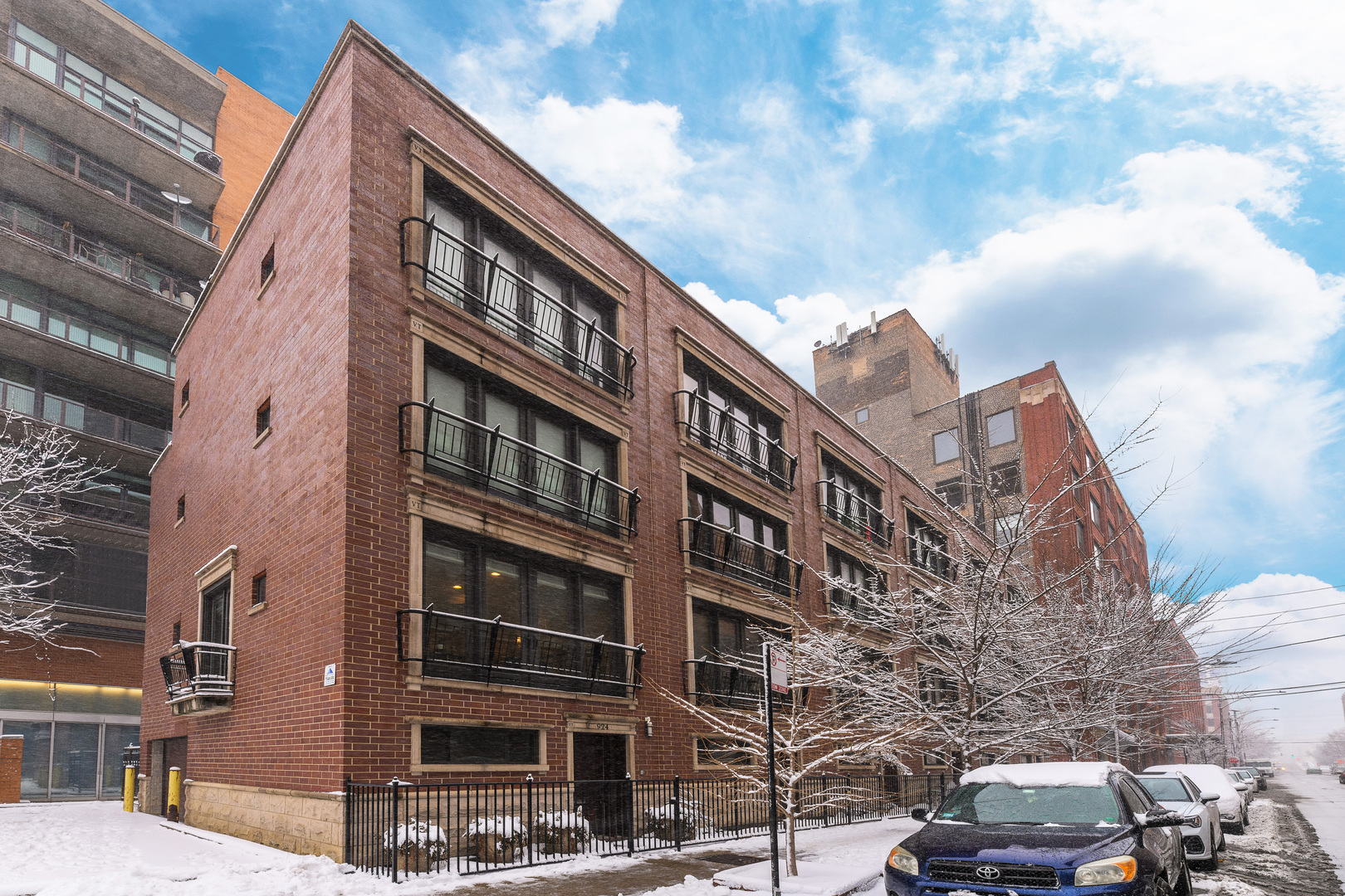 924 West Van Buren Street Chicago, IL 60607 - Photo 1 of 25