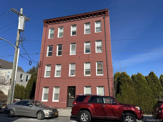 $2,381 | 49 5th Street, Unit 8, New Rochelle, NY 10801