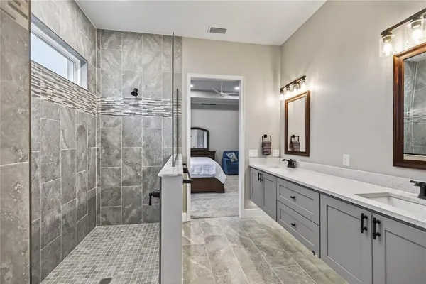 a view of a room with an empty space