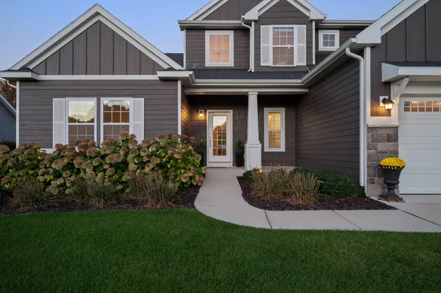 $849,000 | 2600 Bell Circle, Stevensville, MI 49127