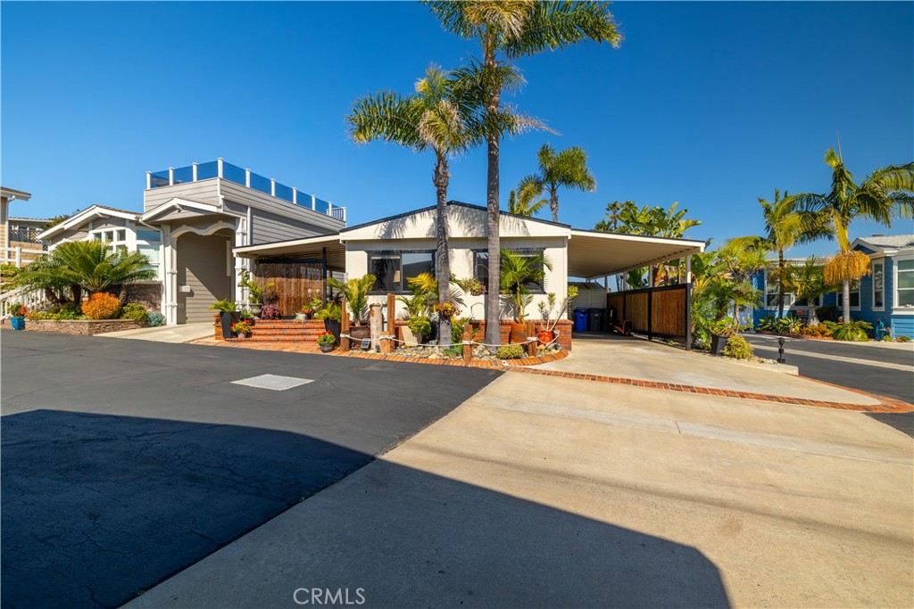 204 Easy Carlsbad, CA 92011 - Photo 3 of 30 Gallery Image 3