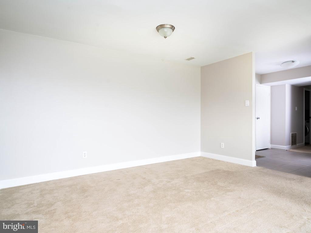2817 Jermantown Road, Unit 504 Oakton, VA 22124 - Photo 10 of 25 Dining Room