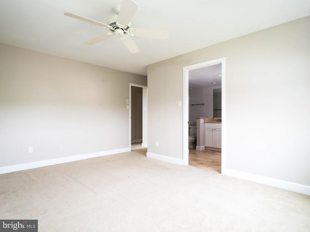 2817 Jermantown Road, Unit 504 Oakton, VA 22124 - Photo 16 of 25 Primary Bedroom