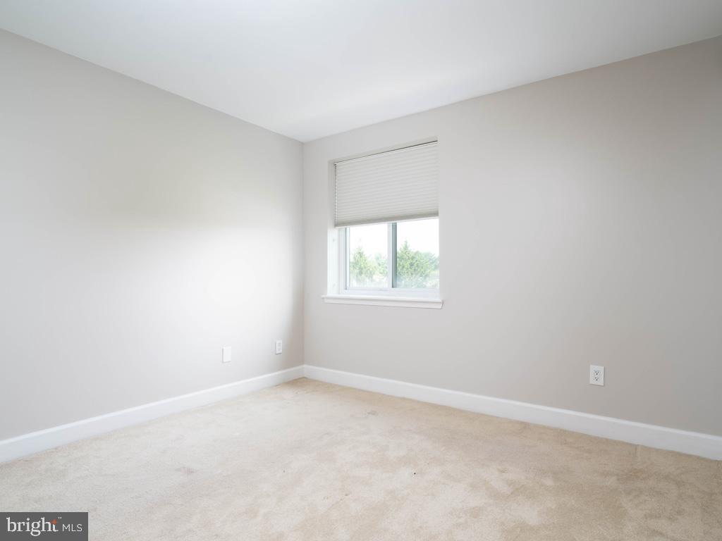 2817 Jermantown Road, Unit 504 Oakton, VA 22124 - Photo 18 of 25 Bedroom 2