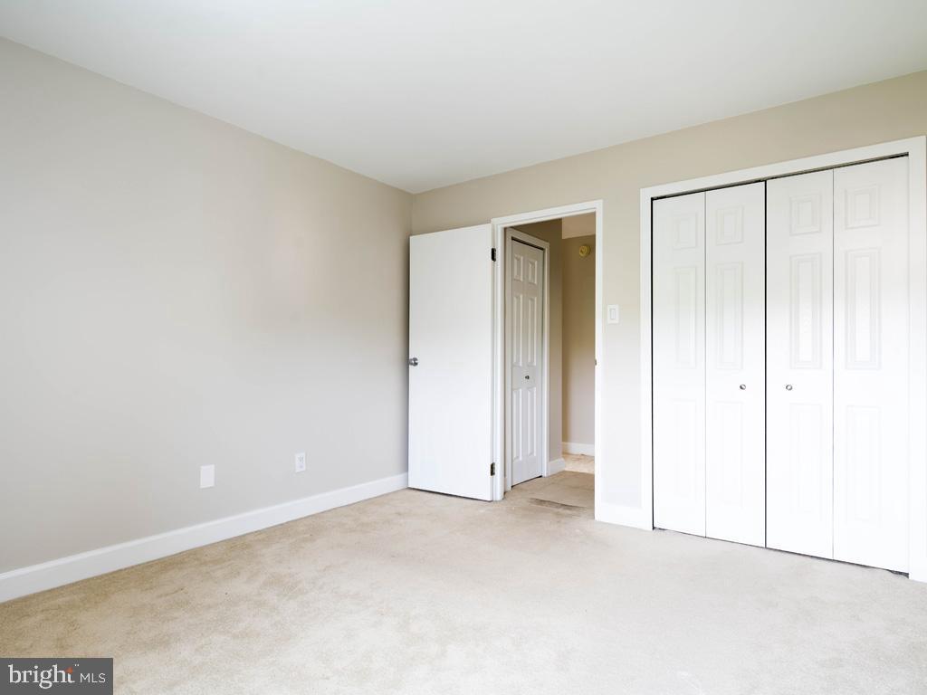 2817 Jermantown Road, Unit 504 Oakton, VA 22124 - Photo 19 of 25 Bedroom 2