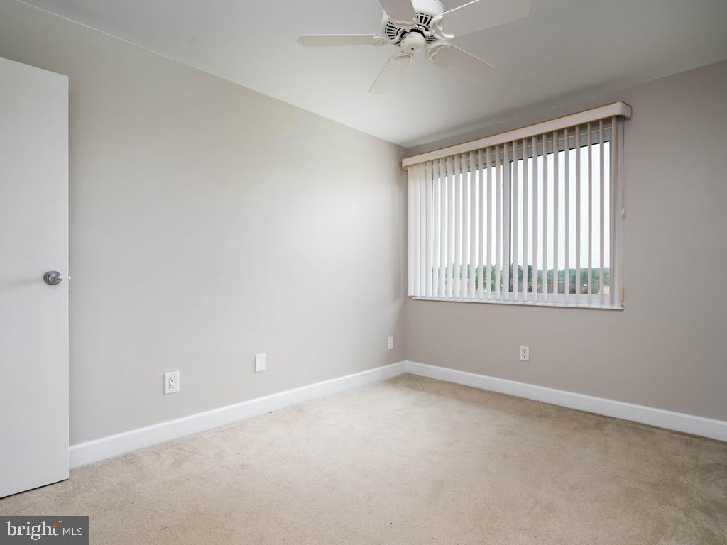 2817 Jermantown Road, Unit 504 Oakton, VA 22124 - Photo 20 of 25 Bedroom 3
