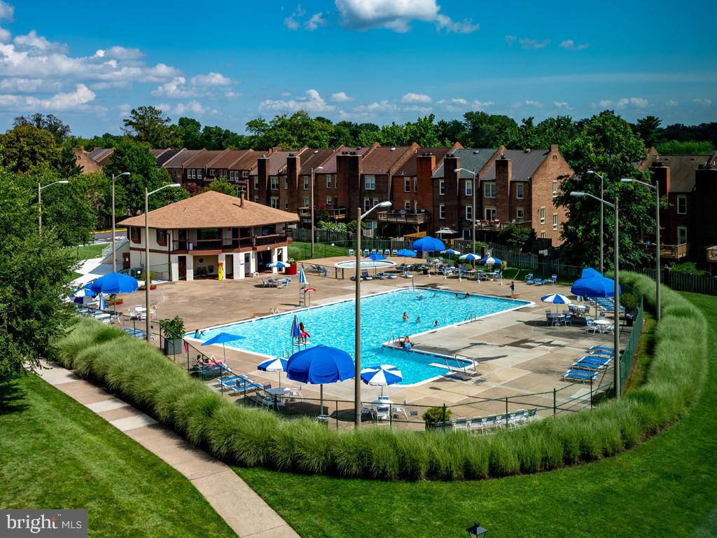 2817 Jermantown Road, Unit 504 Oakton, VA 22124 - Photo 24 of 25 Pool/Recreation facilities