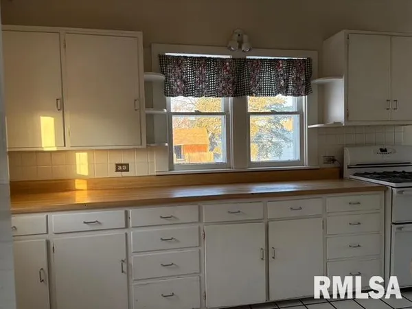 $149,900 | 543 North Webster Street, Taylorville, IL 62568